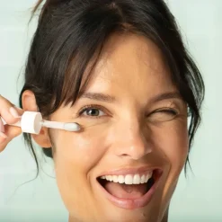 Ampoule Refresh Contour des yeux SVR - flacon de 15ml