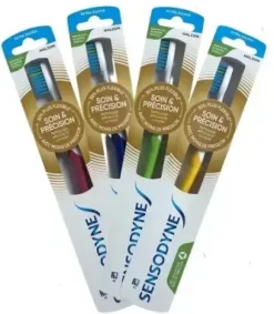 Brosse à dents Soin et précision extra-souple Sensodyne - une brosse à dents