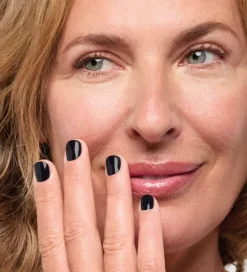 Color Care Vernis à ongles Black 502 Poderm - flacon de 8ml