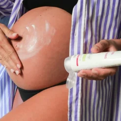 Crème prévention vergetures 3 en 1 Mustela - tube de 150 ml