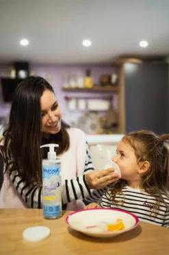 Eau nettoyante apaisante sans rinçage dès la naissance Mitosyl - flacon-pompe de 500ml