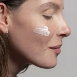 Fluide hydratant visage bio au miel de Manuka IAA15+ Cica Manuka - tube de 50ml