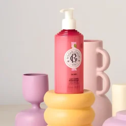 Lait corps bienfaisant Rose Roger & Gallet - flacon-pompe de 250 ml