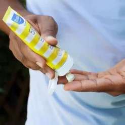 Lait solaire très haute protection bébé SPF 50+ Mustela - tube de 100 ml