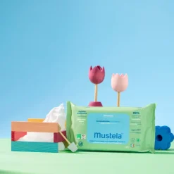 Lingettes nettoyantes compostables avec parfum Mustela - sachet de 60 lingettes