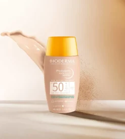 Photoderm Nude Touch mineral SPF50+ teinte claire Bioderma - flacon de 40ml