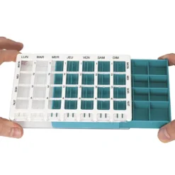Pilulier hebdomadaire plateau ergonomique Plic care – 28 compartiments