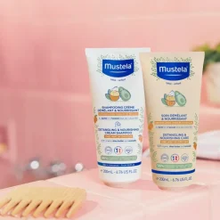Soin démêlant et nourrissant Mustela - tube de 200ml