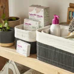 Soin lavant intime apaisant kit de démarrage Saforelle - boîte d'un flacon + 2 bâtonnets