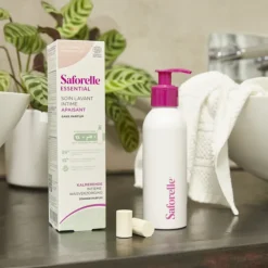Soin lavant intime apaisant kit de démarrage Saforelle - boîte d'un flacon + 2 bâtonnets