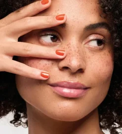 Vernis color care tea tree Poderm - flacon de 8ml